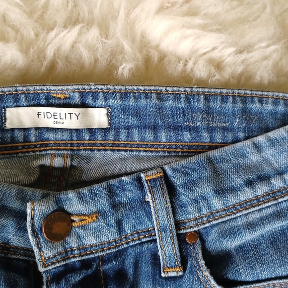 Fidelity - Picture 2 of 9